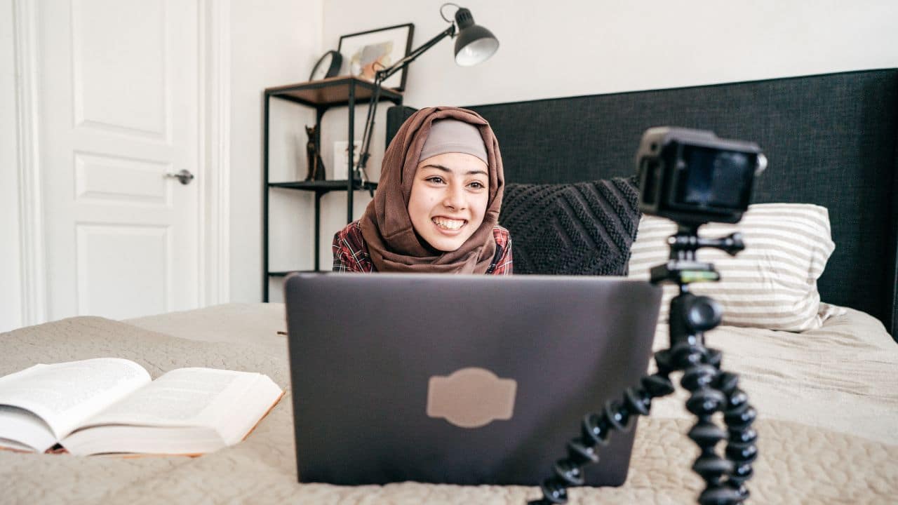 MENSEN ZIJN COMFORTABELER VOOR EEN CAMERA